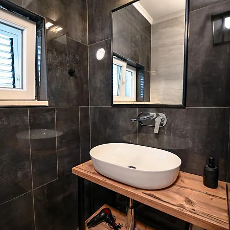 Solemar Luxury - Center Zadar, Free Parking 3* ザダル